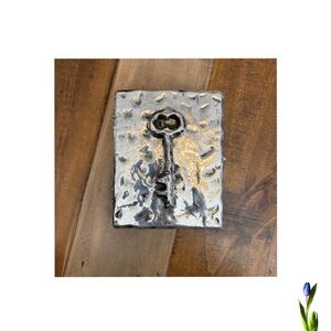 Frame Book 1997 Frameology Silver Key
This Is My Memory Locked 5" key